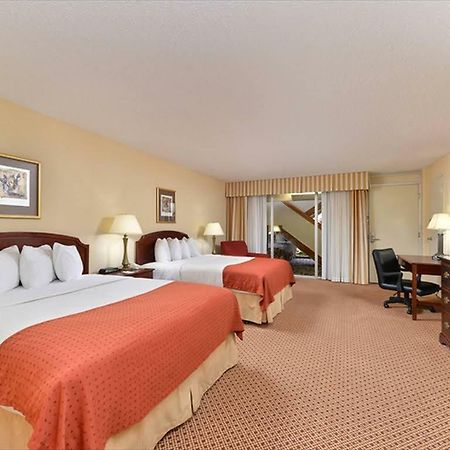 Hotel Ava Лъбък Екстериор снимка