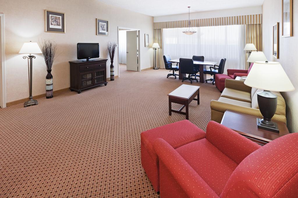 Hotel Ava Лъбък Стая снимка